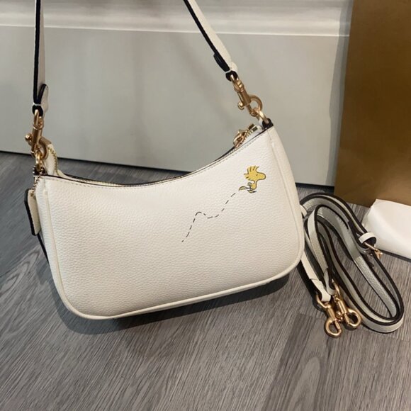 Coach X Peanuts Teri Shoulder Bag With Snoopy - Picture 3 of 10